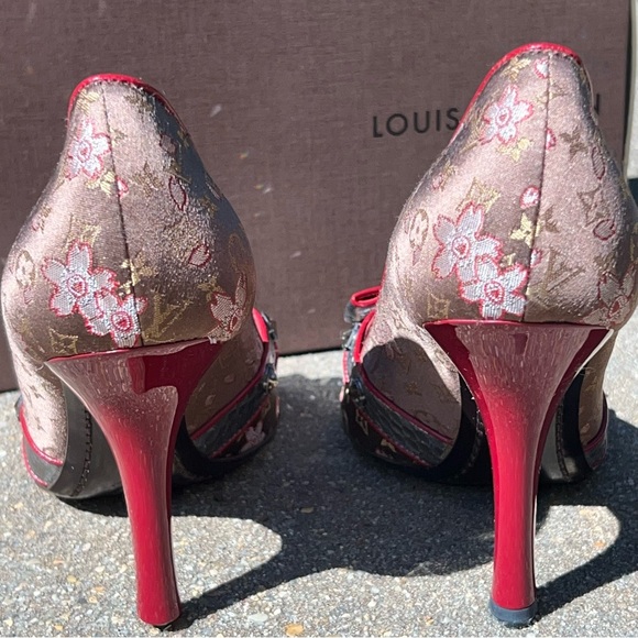 Vintage Louis Vuitton Runway Satin Cherry Blossom Heels - Picture 6 of 12